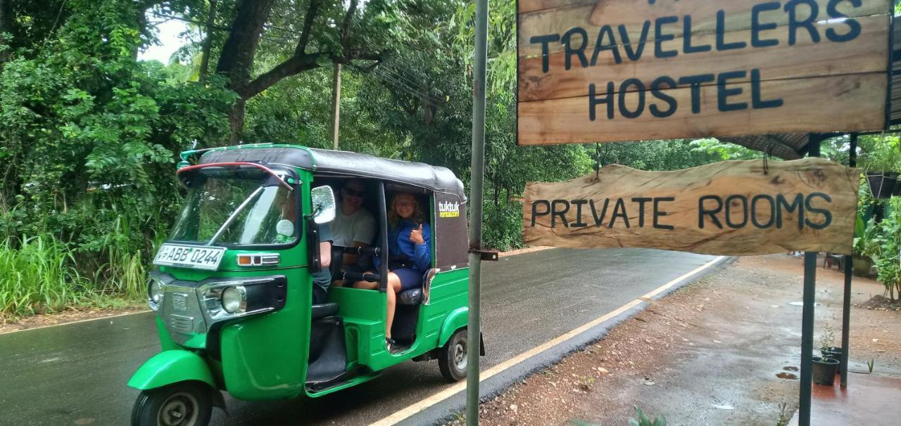 The Traveller'S Hostel & Private Rooms Сигирия Экстерьер фото