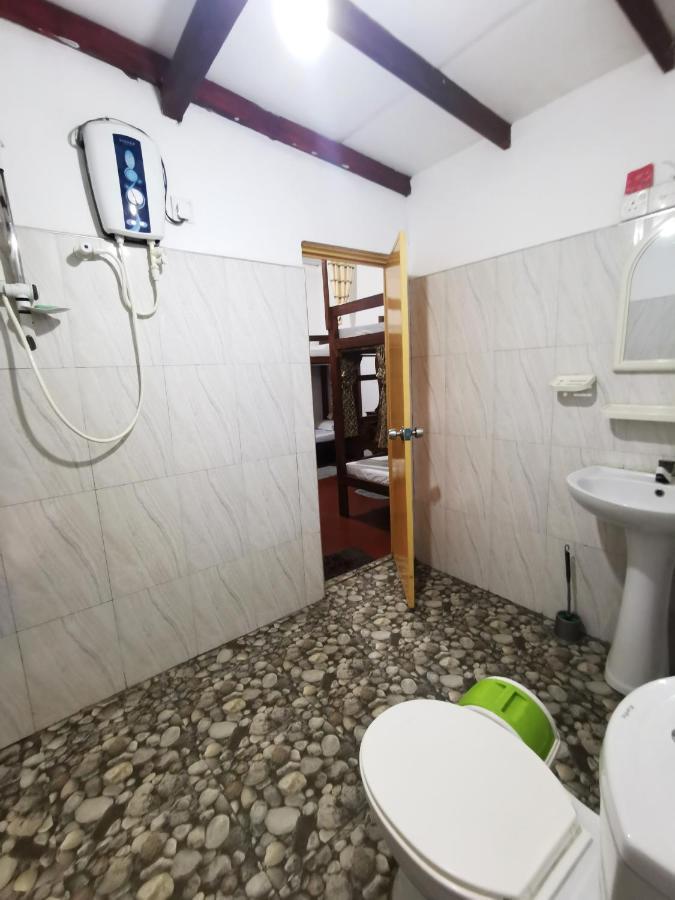 The Traveller'S Hostel & Private Rooms Сигирия Экстерьер фото